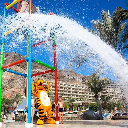 Livvo Valle & Aquapark 4*