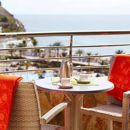 Livvo Valle & Aquapark 4*