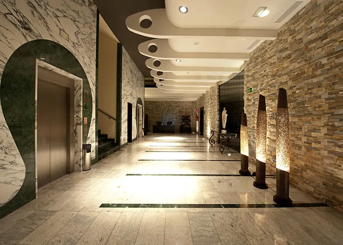 Livvo Valle & Aquapark 타우리토