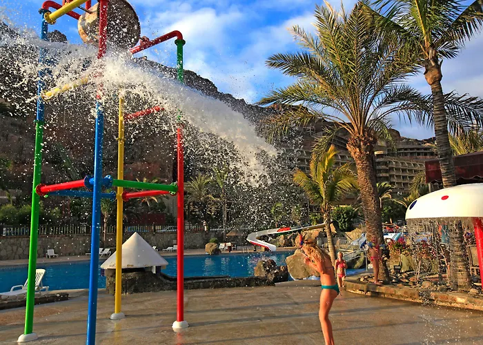 Livvo Valle & Aquapark 호텔