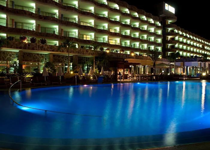 Livvo Valle & Aquapark 타우리토