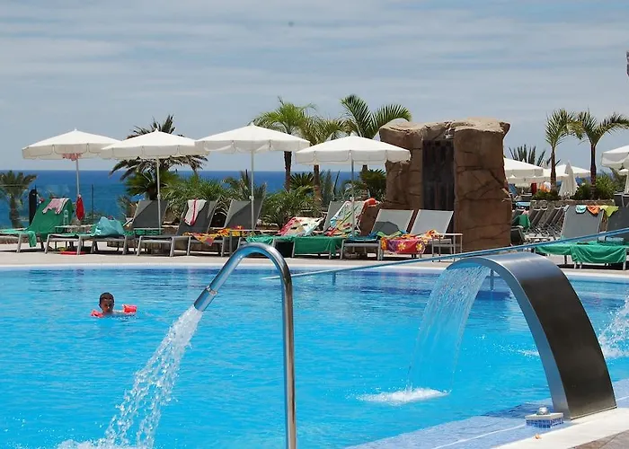 Livvo Valle & Aquapark 호텔