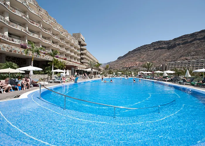 Livvo Valle & Aquapark 타우리토