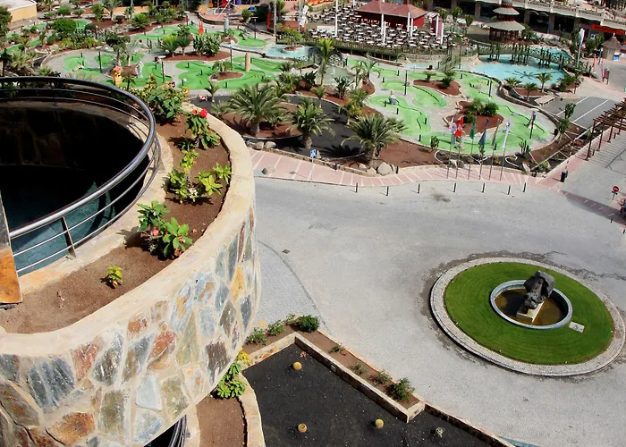 Livvo Valle & Aquapark 4* 타우리토